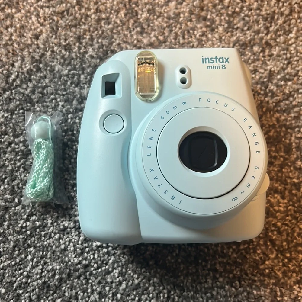 NWT Fujifilm Instax Mkni 8 Blue
